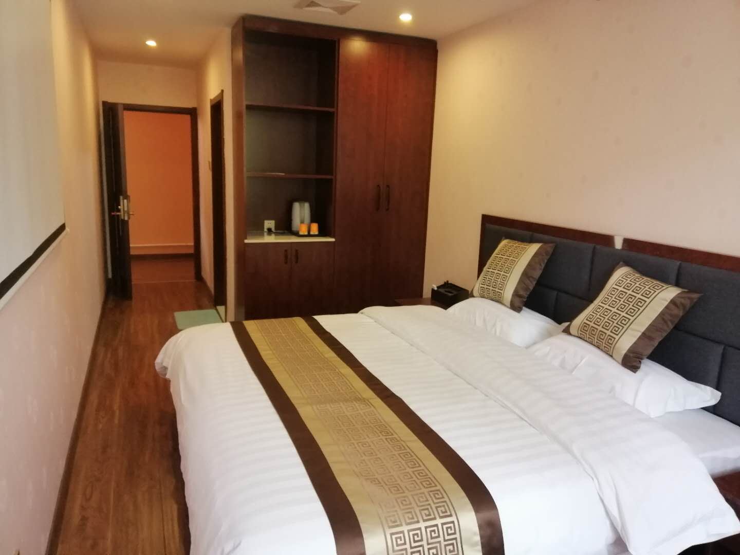 电影大床房