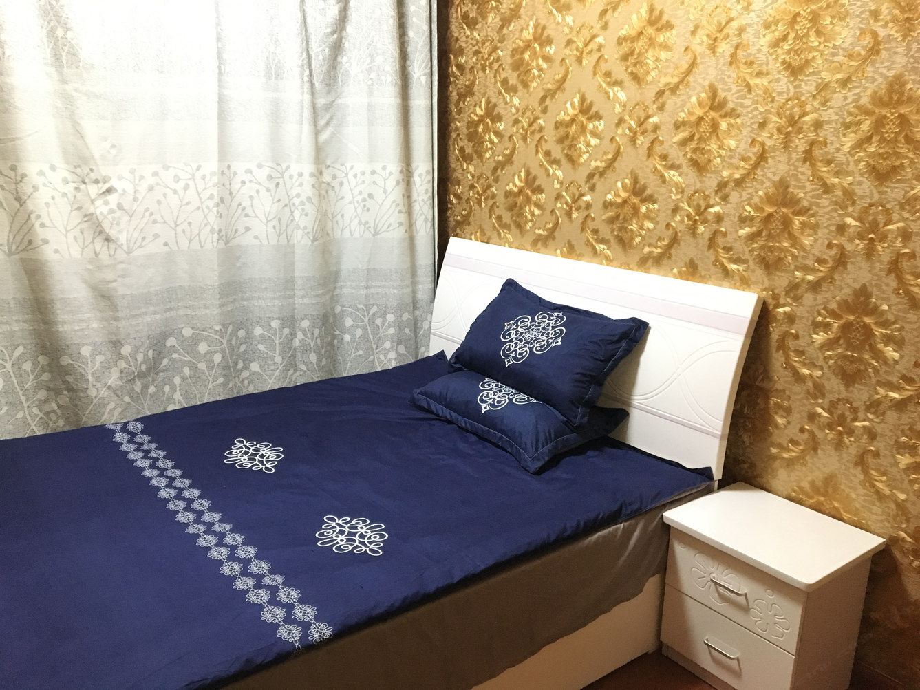 电脑大床房