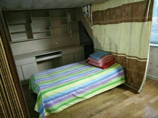 一室一厅套房(无窗)