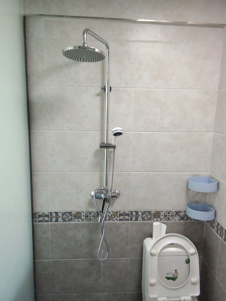 现代简约大床房