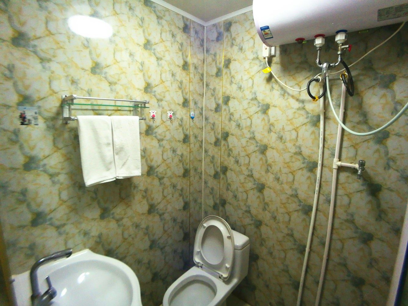 情侣大床间