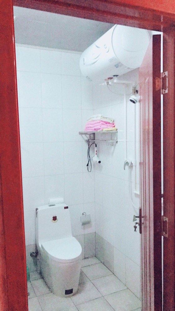 家庭一室大床房(无窗)