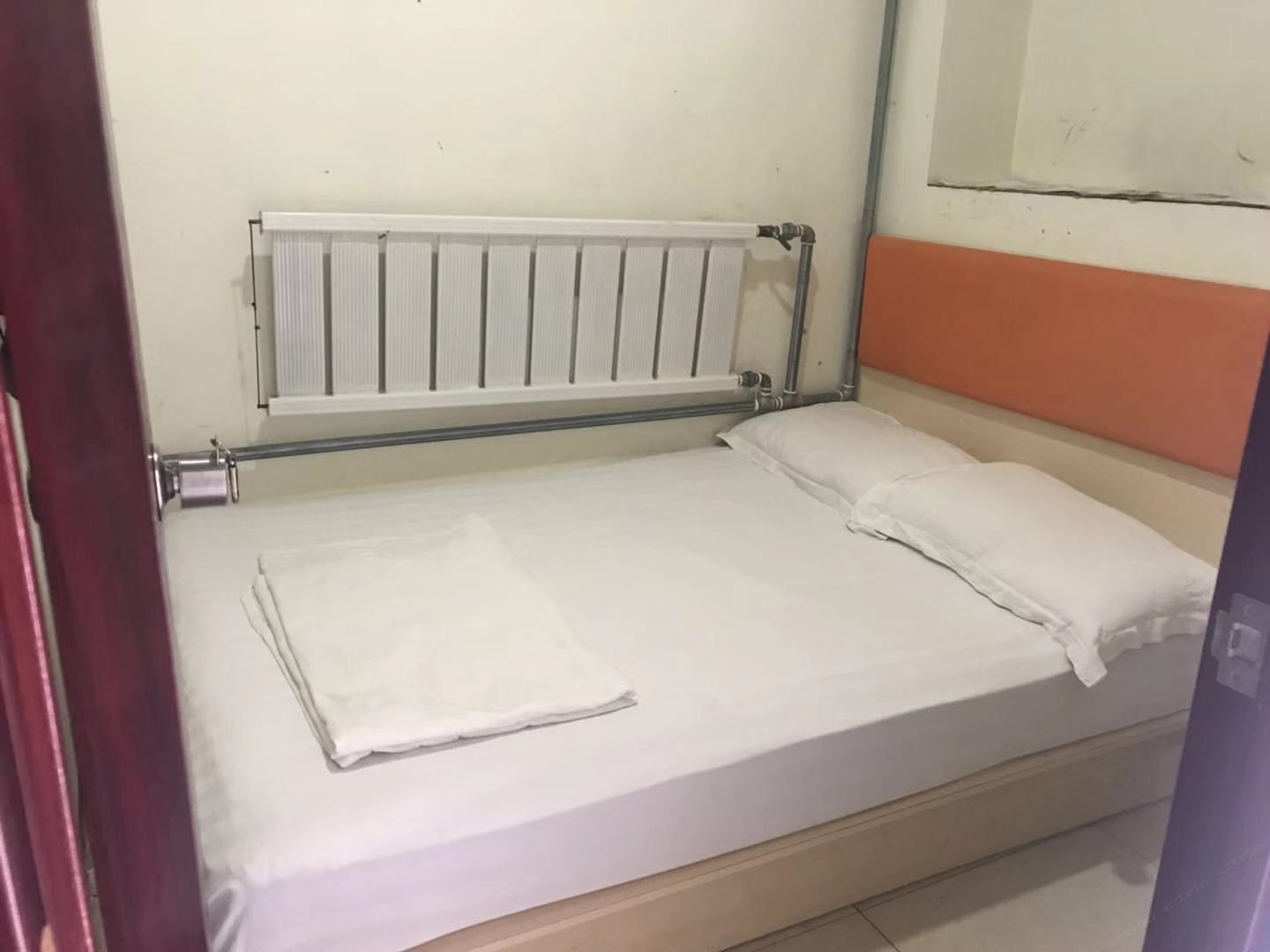 普通大床房(公共卫浴)