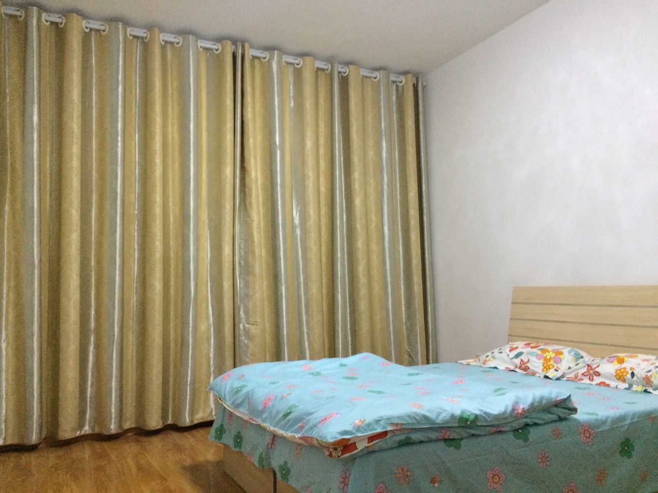 阳光三室两厅