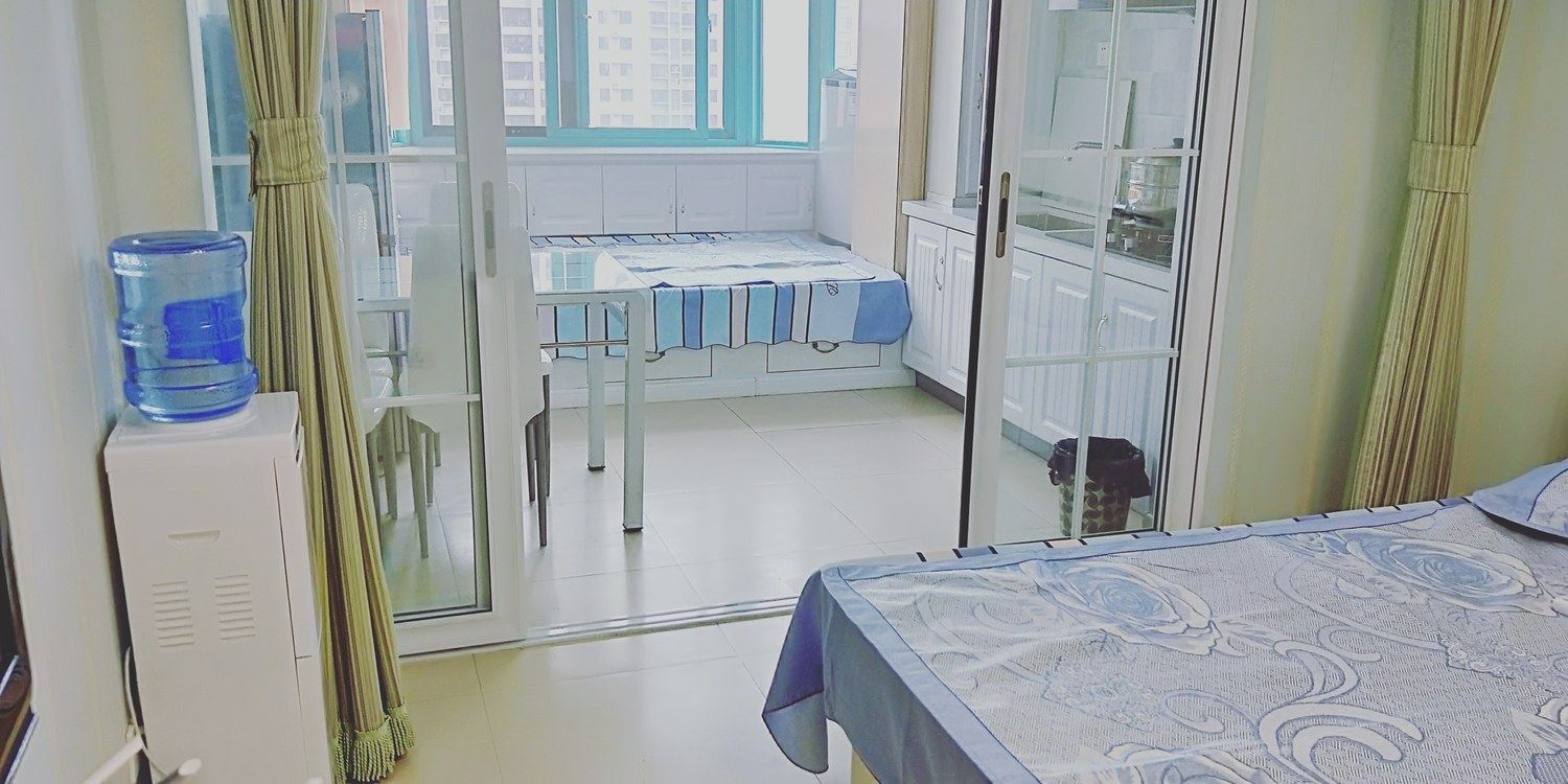 榻榻米一室三床房