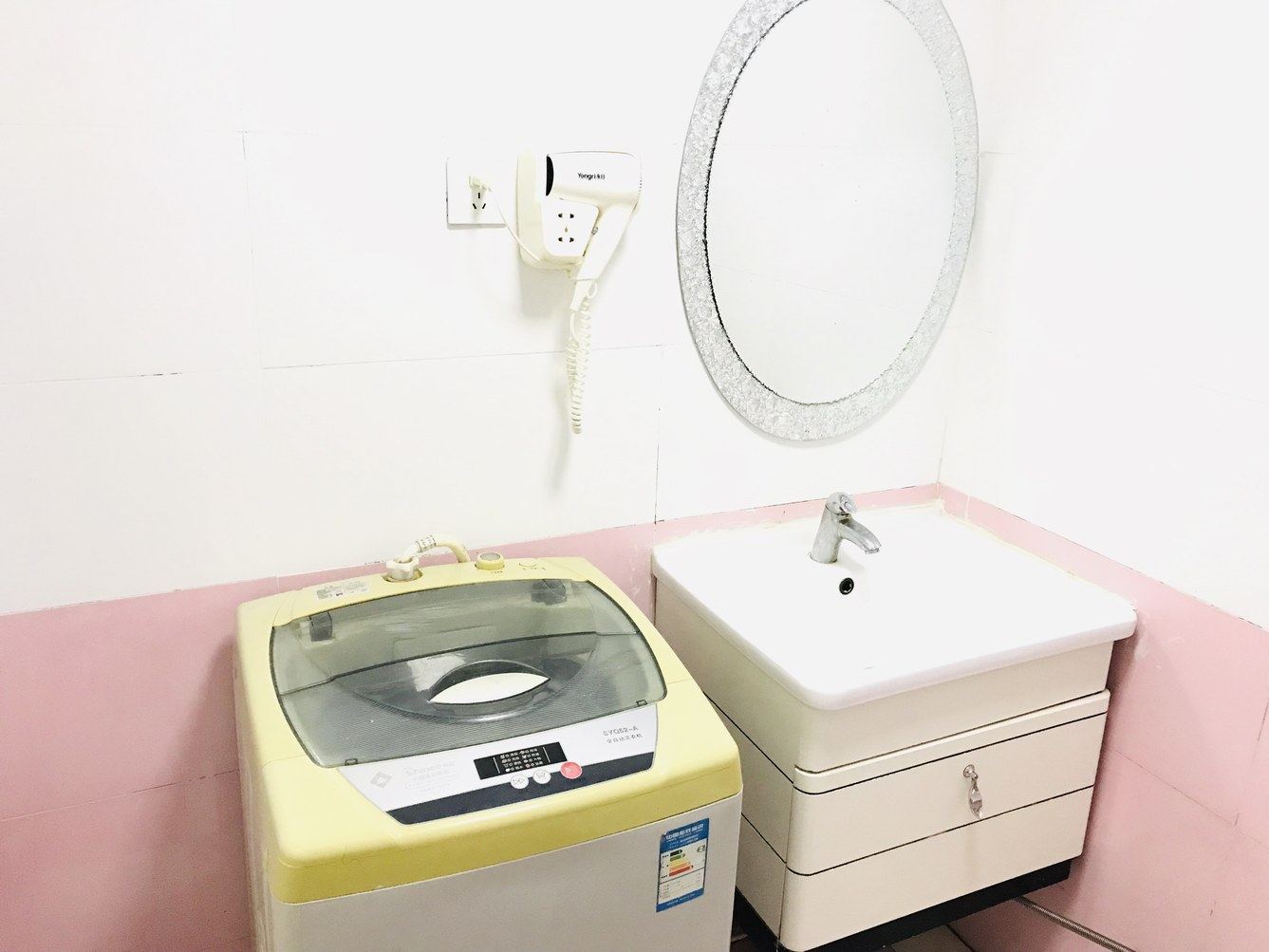 精装一室大床房