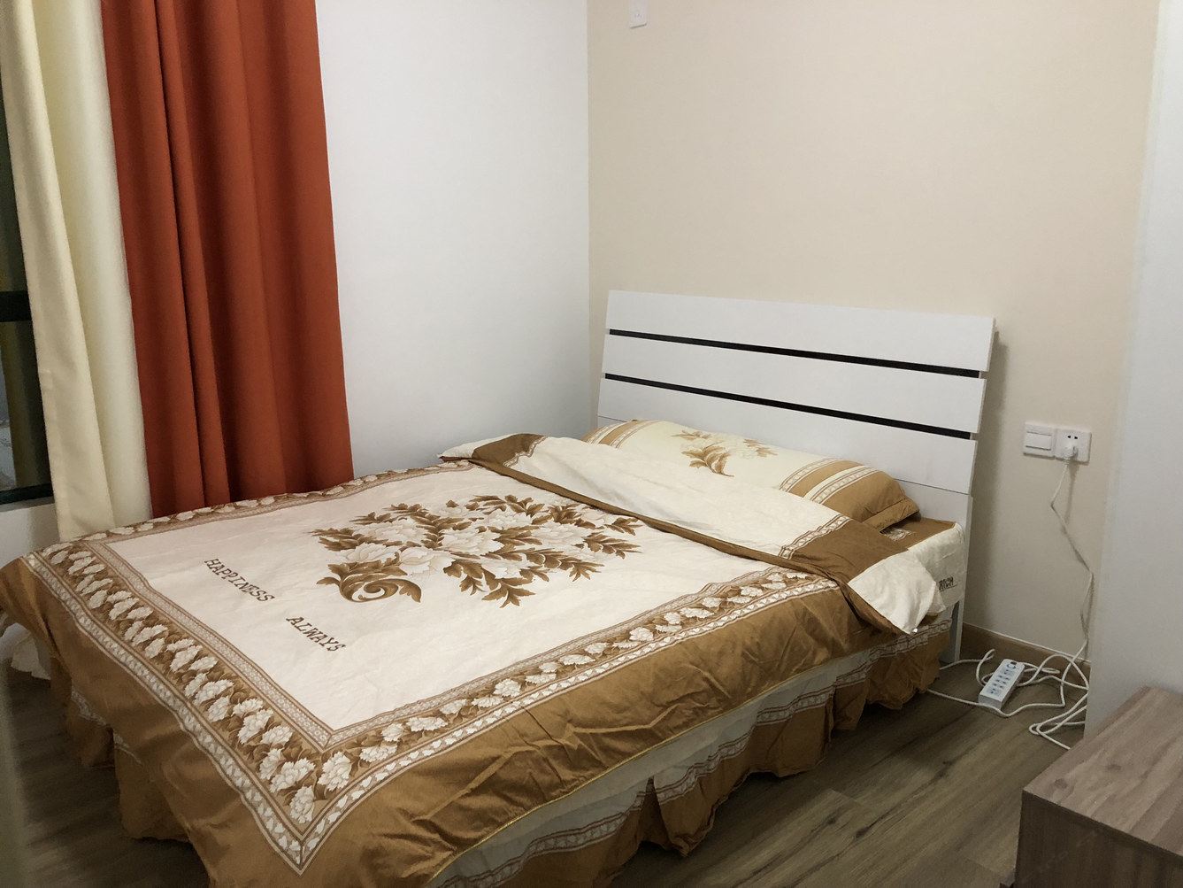 芒果三室一厅套房