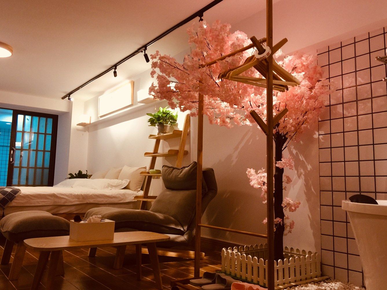 温馨樱花一室大床房