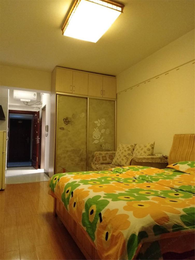 精装一室大床房