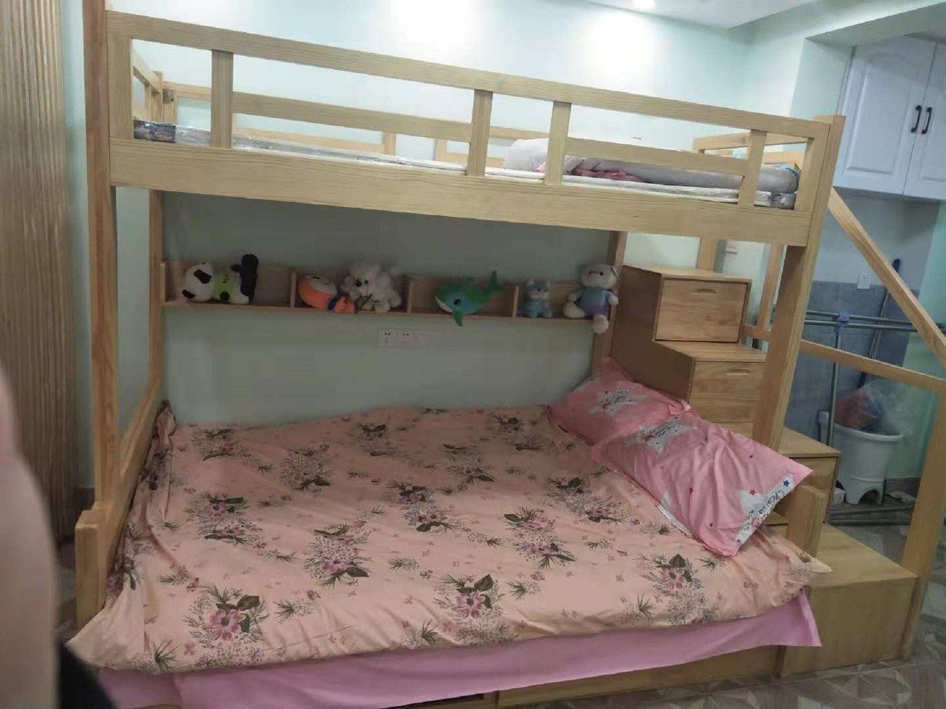 温馨三室二厅套房