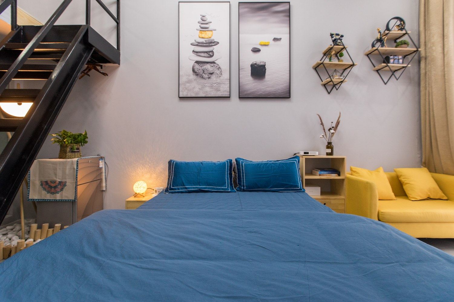 复式二室二床房