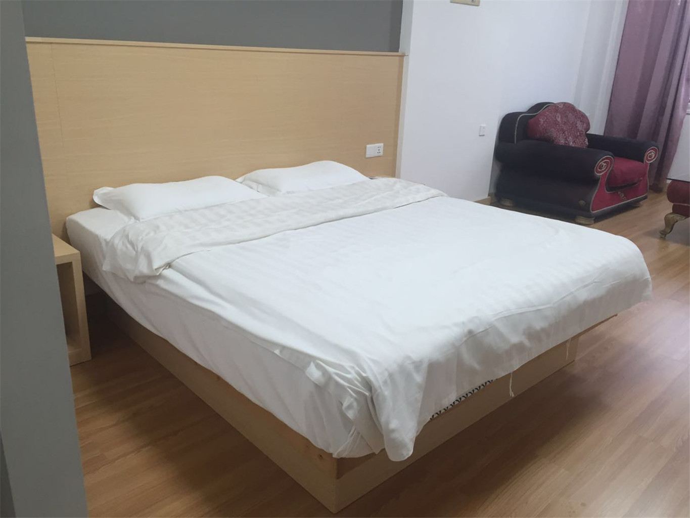 豪华大床房