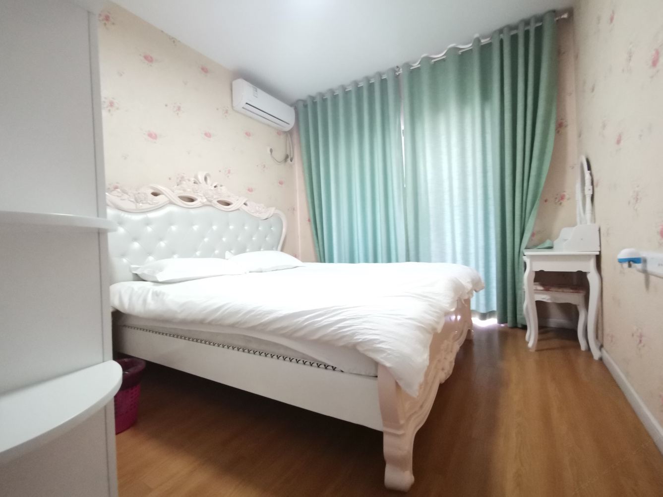 舒适阳光大床房