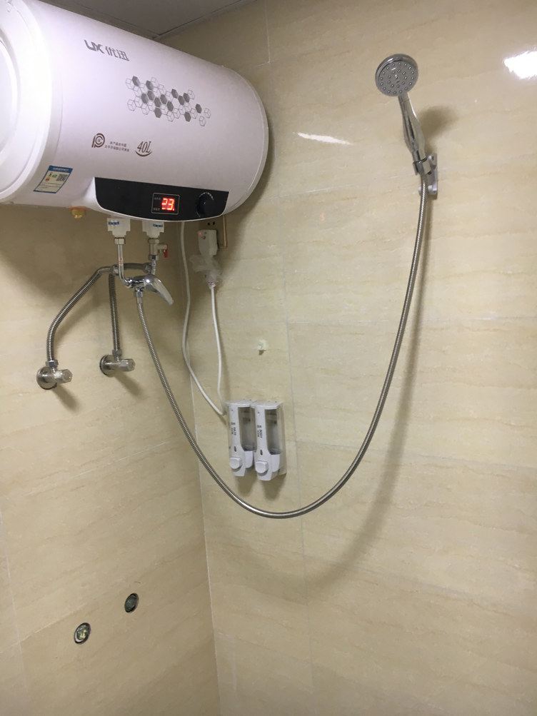 一室大床房(无窗)