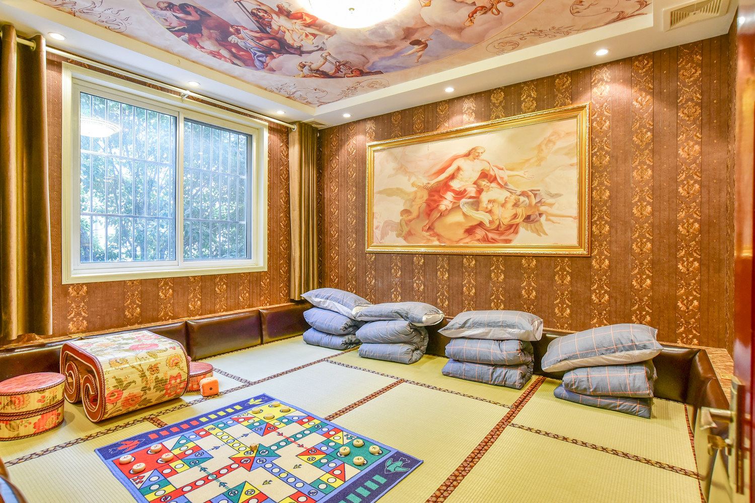 家庭四室三厅套房
