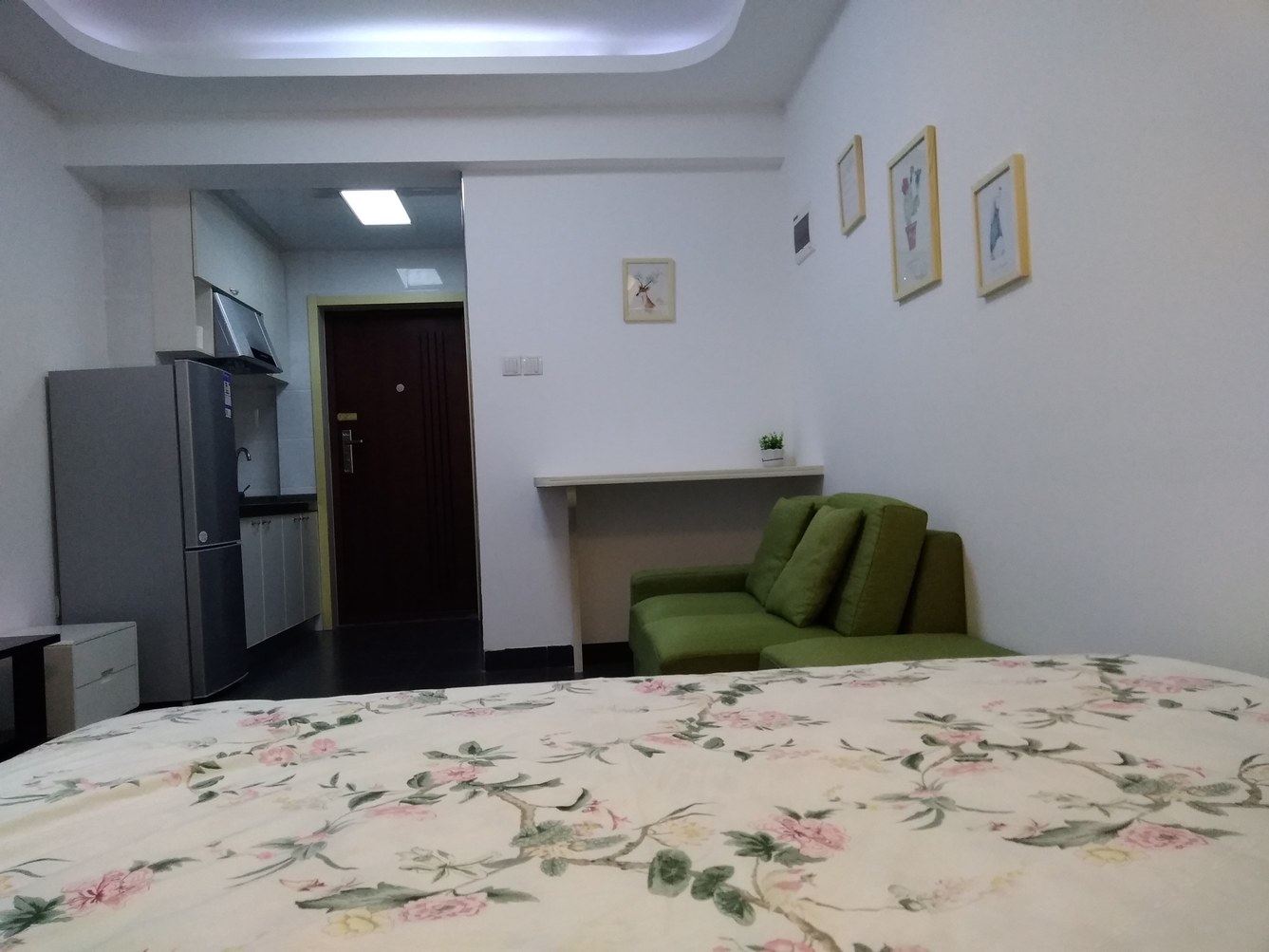 标准一室大床房