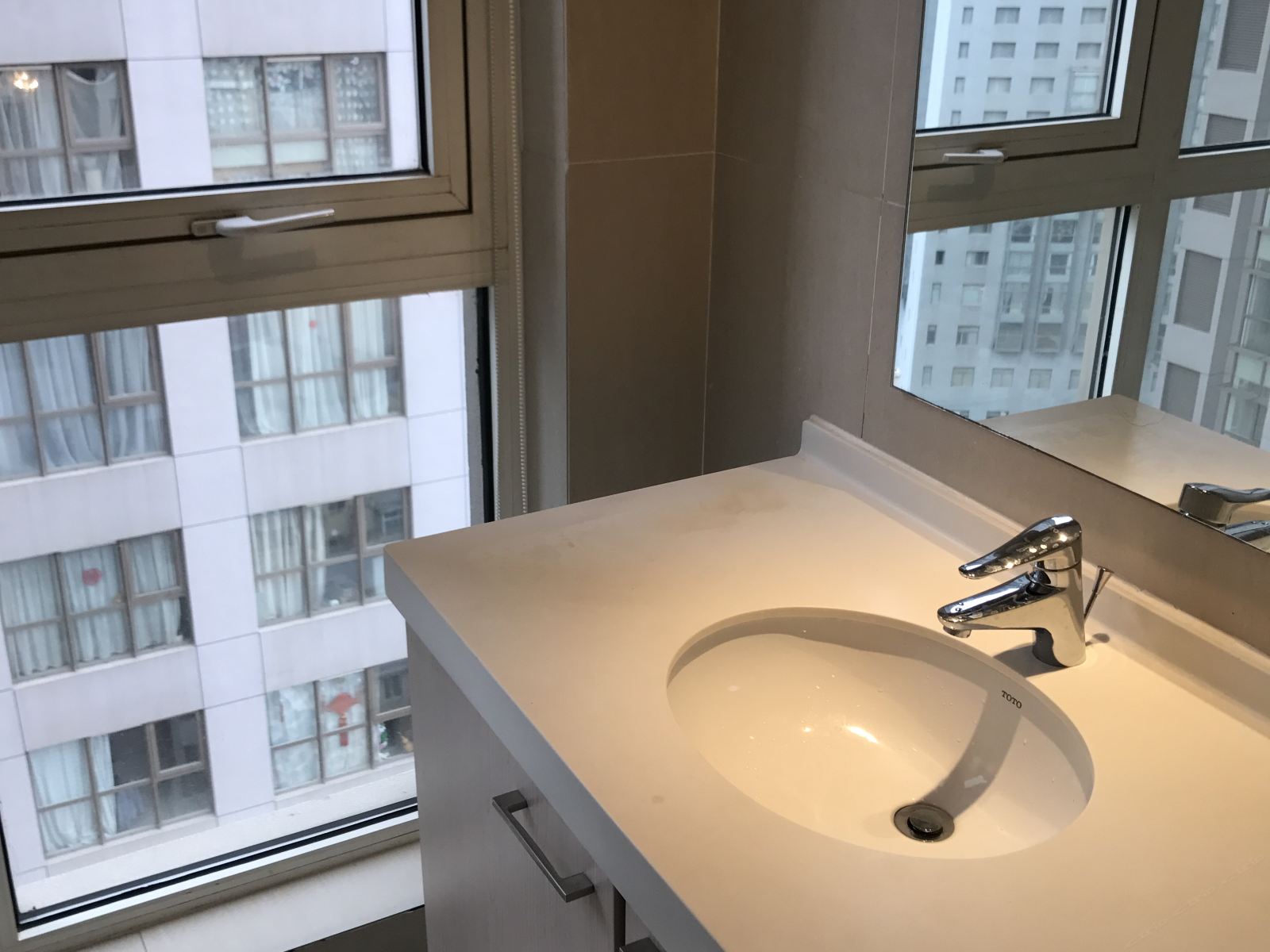 大连港湾广场双人豪华公寓