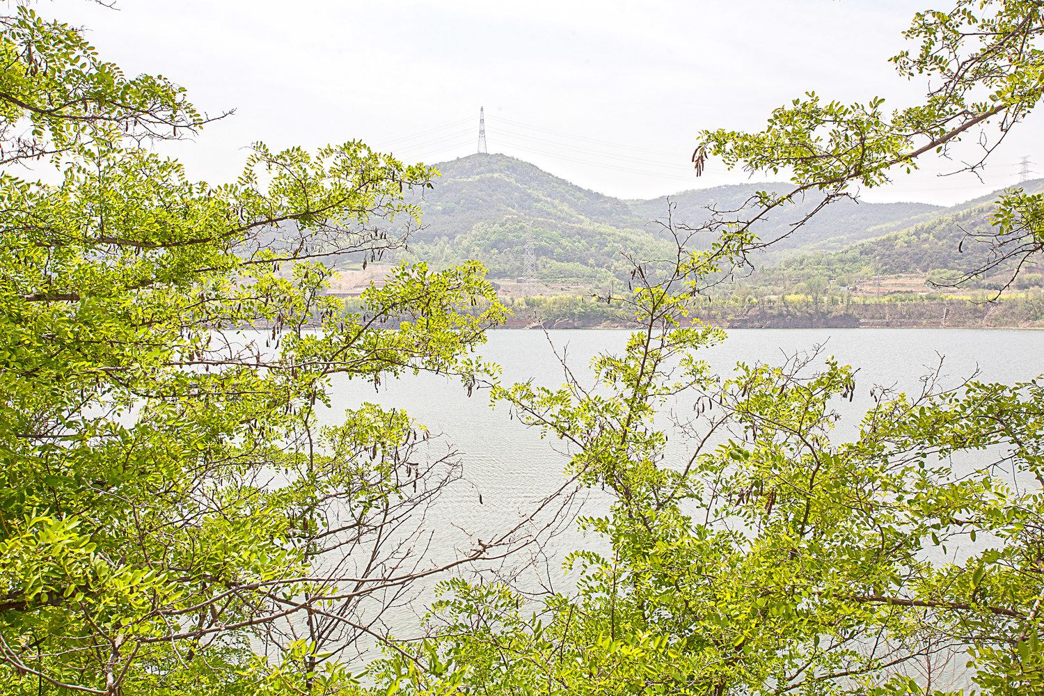 大连温馨西山湖公寓