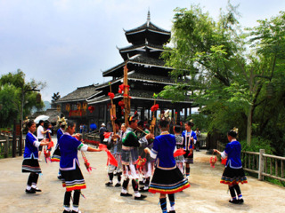現(xiàn)在去湖南鳳凰古城旅游多少錢_湖南鳳凰古城旅游費(fèi)用_湖南鳳凰古城旅游費(fèi)用多少