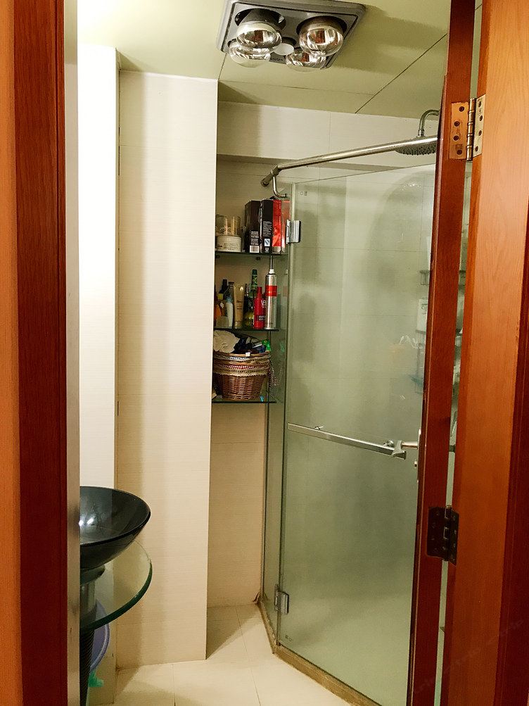 二室一厅套房(无窗)