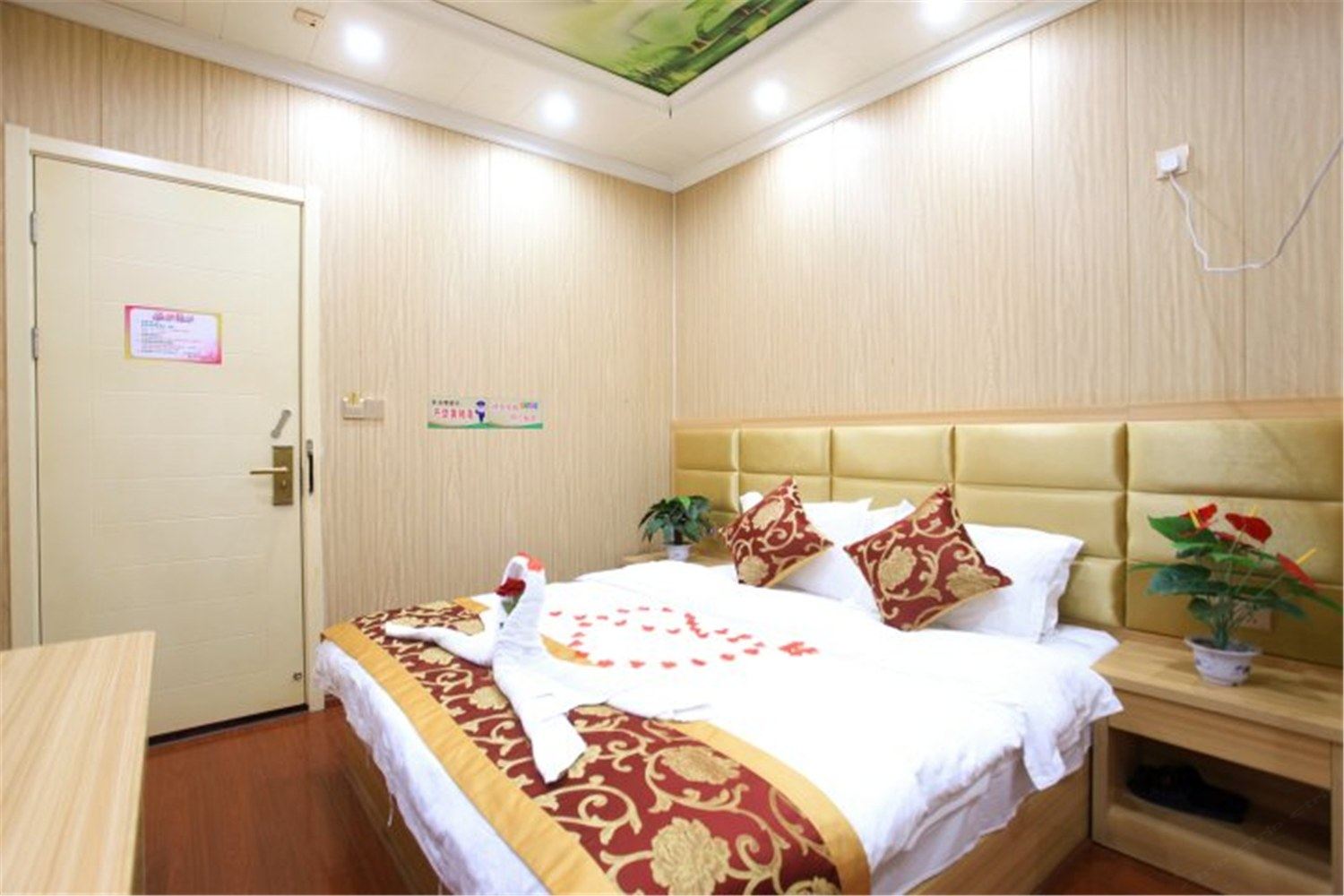 南昌胡小新公寓(坎七段分店)