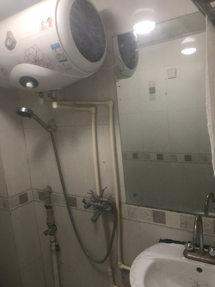舒适实木大床房