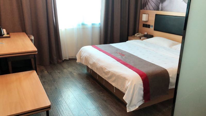 特惠大床房