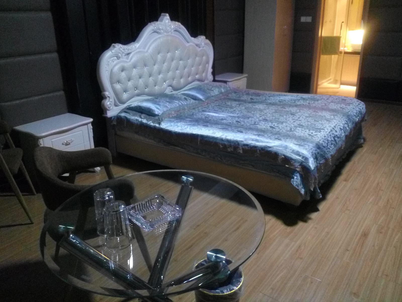 高尔夫景观欧式软包隔音房