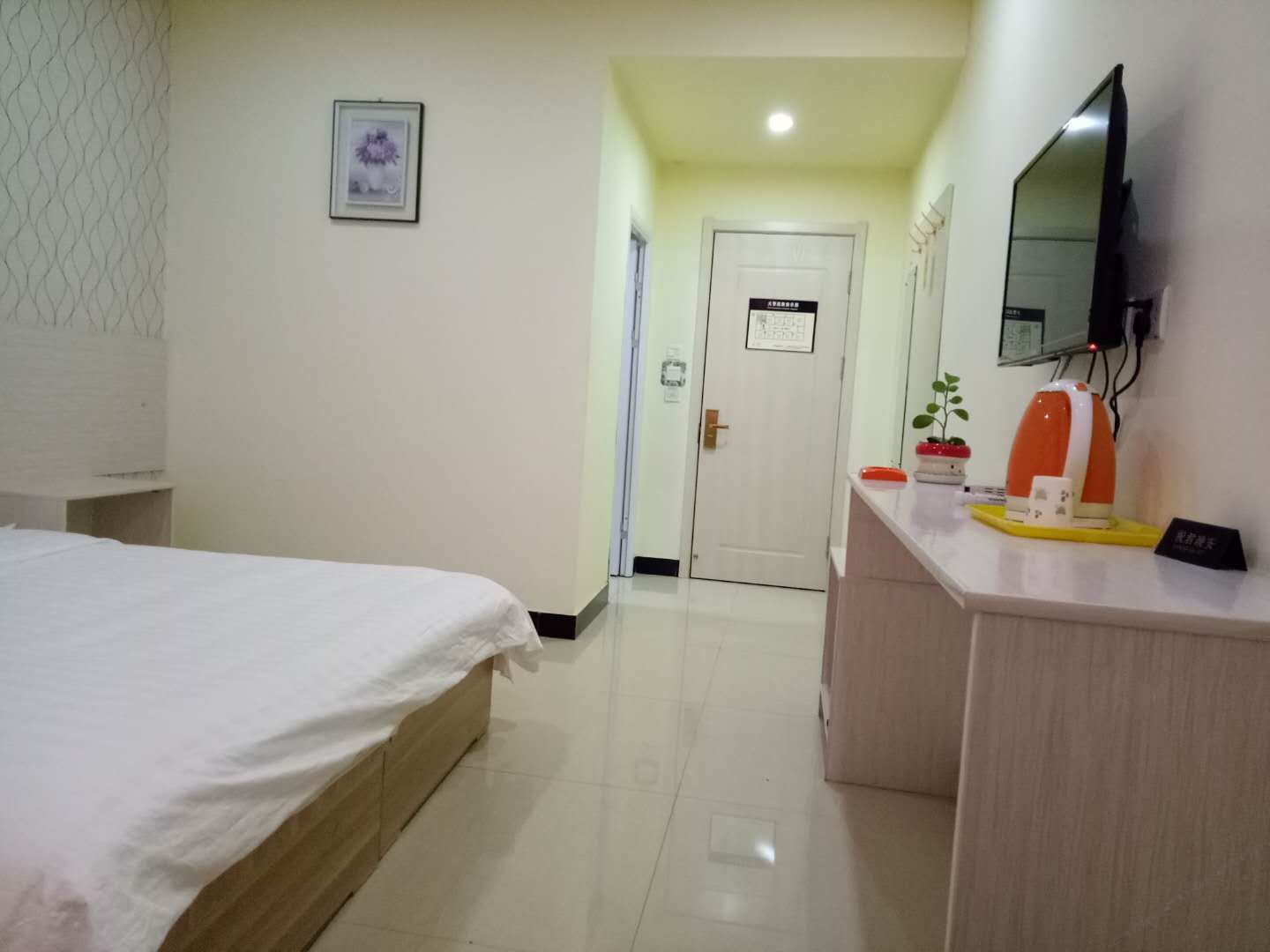 阳光大床房