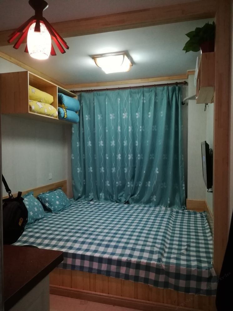 榻榻米一室一厅套房