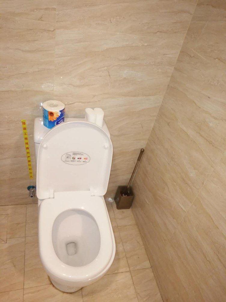 情侣一室大床房