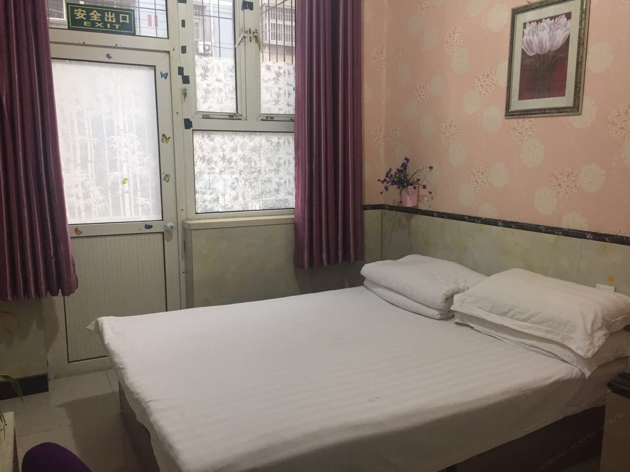 阳光大床房