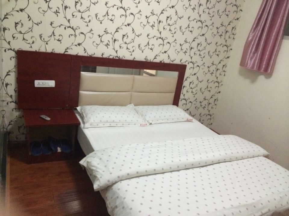 电脑大床间