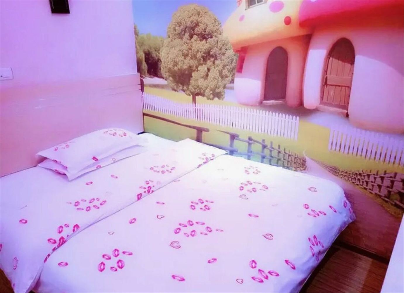 蘑菇小屋大床房