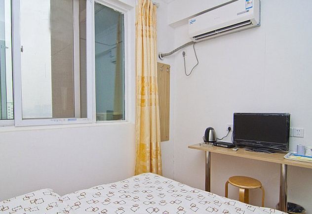 标准大床房