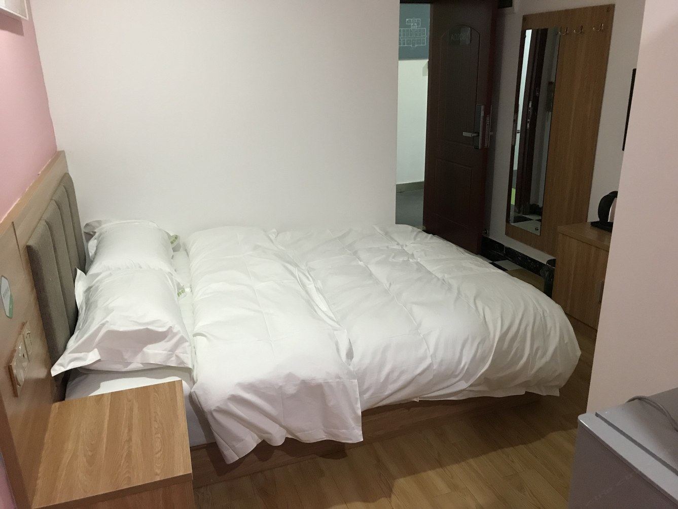 精装一室大床房