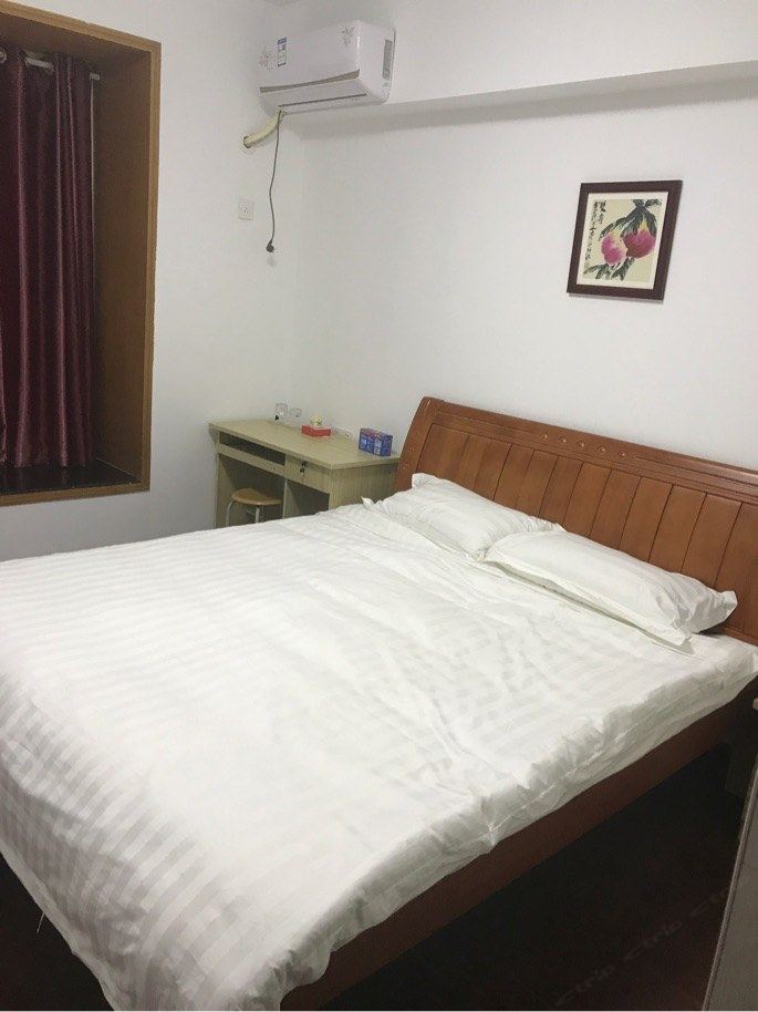 温馨四室二厅套房