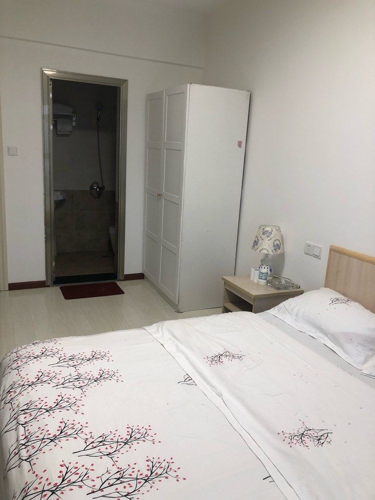 花园一室二床房