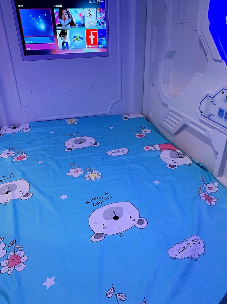 女生舱