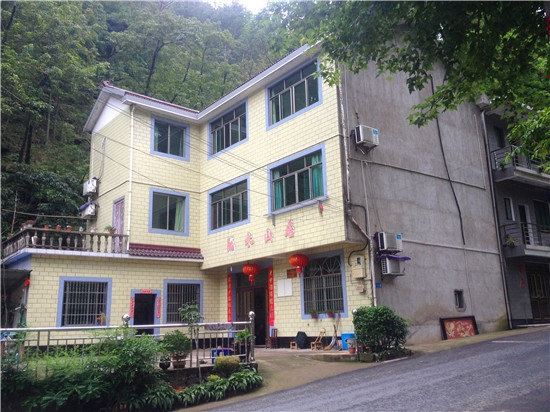 杭州临水山居