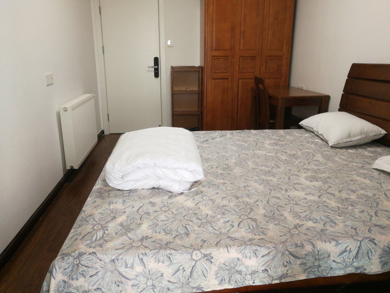 樱花一室大床房