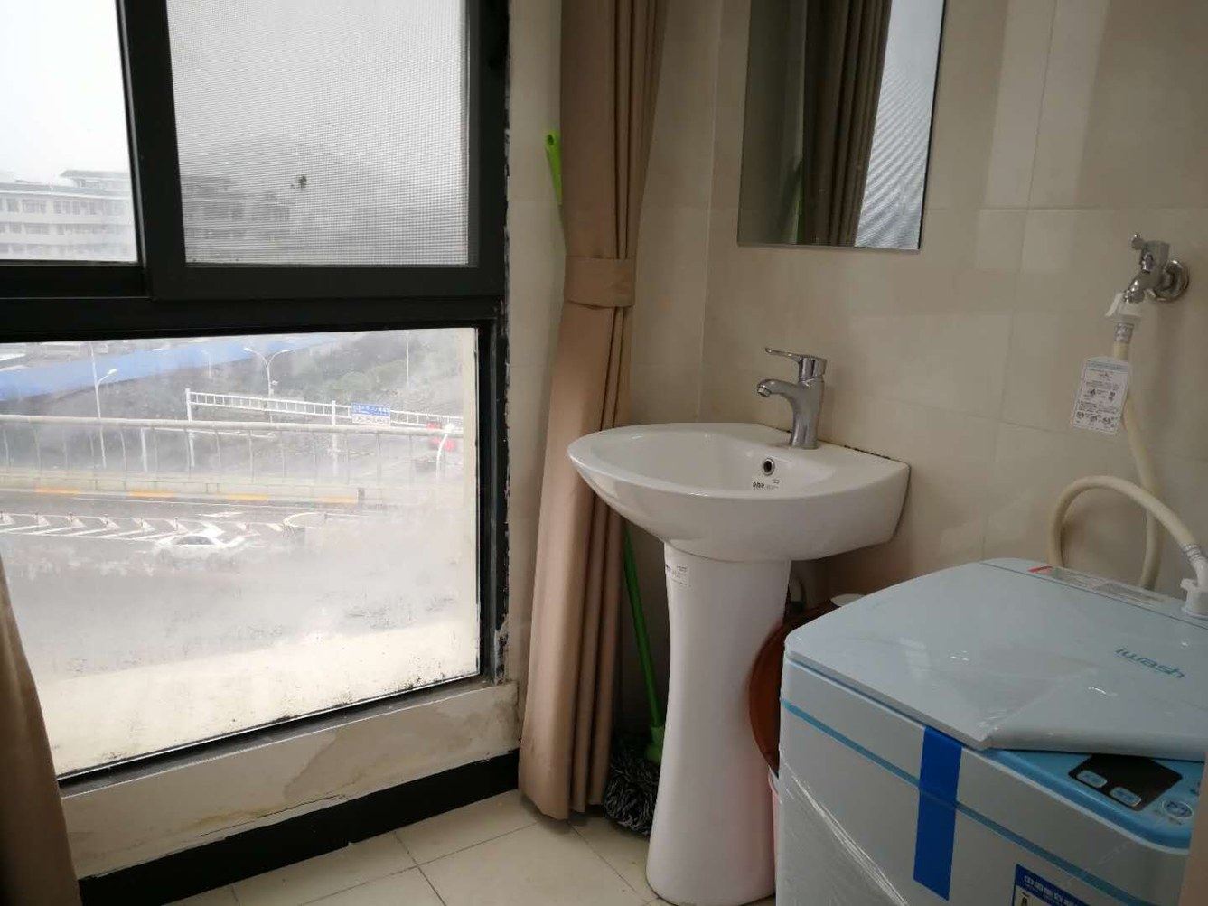 樱花一室大床房
