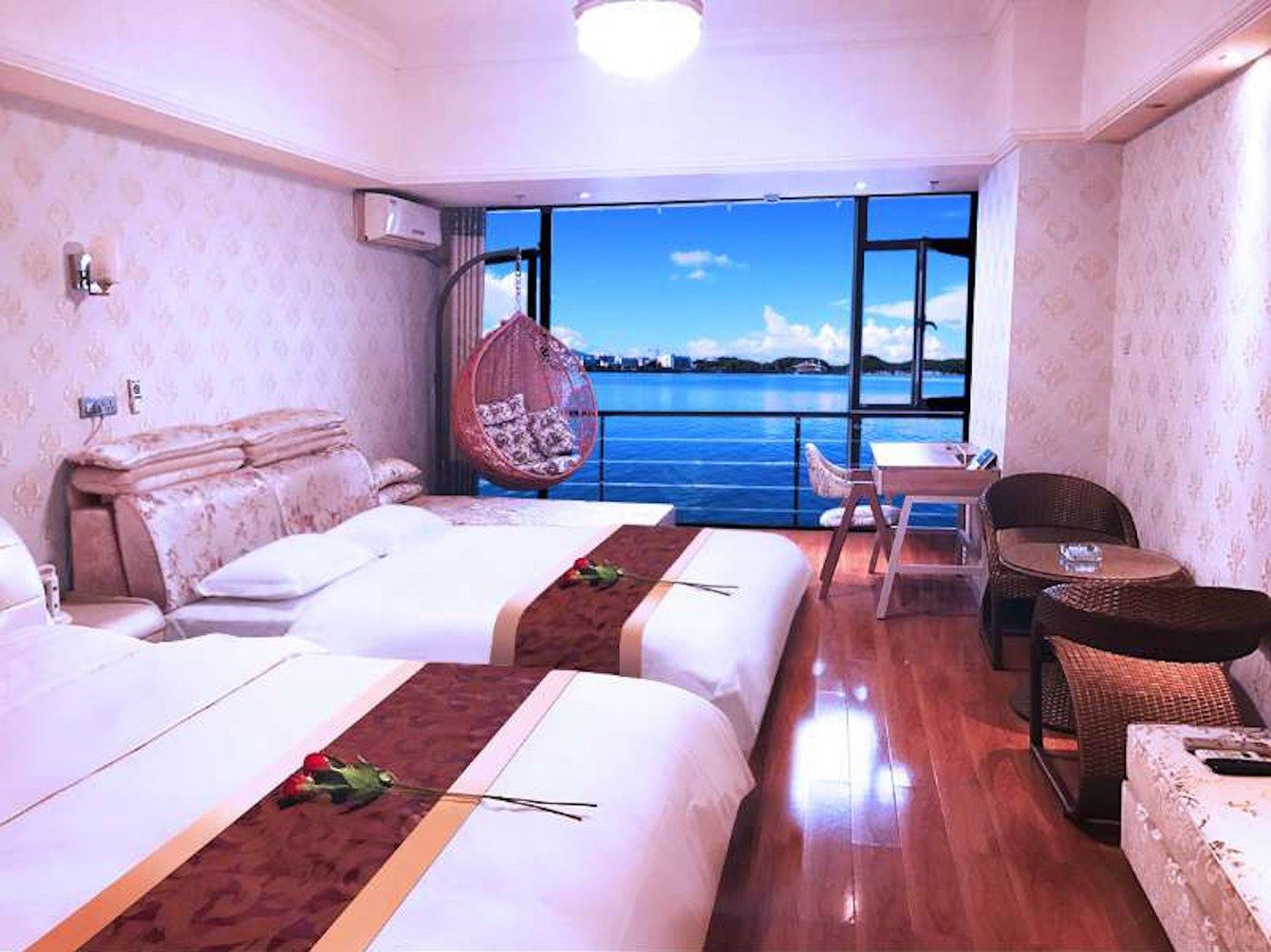 温馨家庭双床房