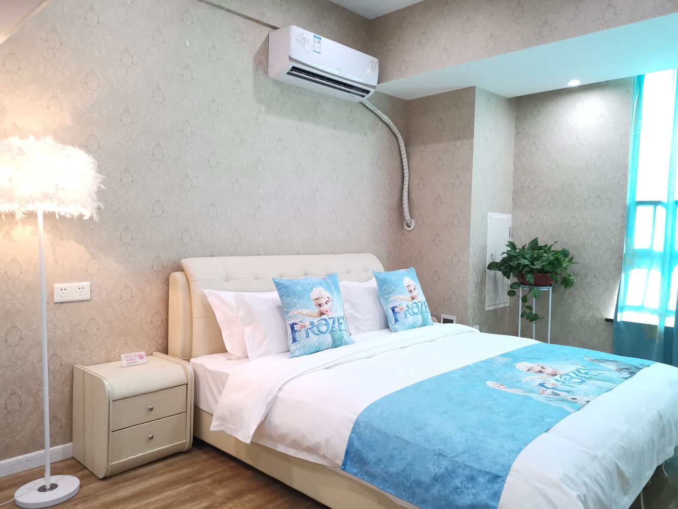 浪漫满屋大床房