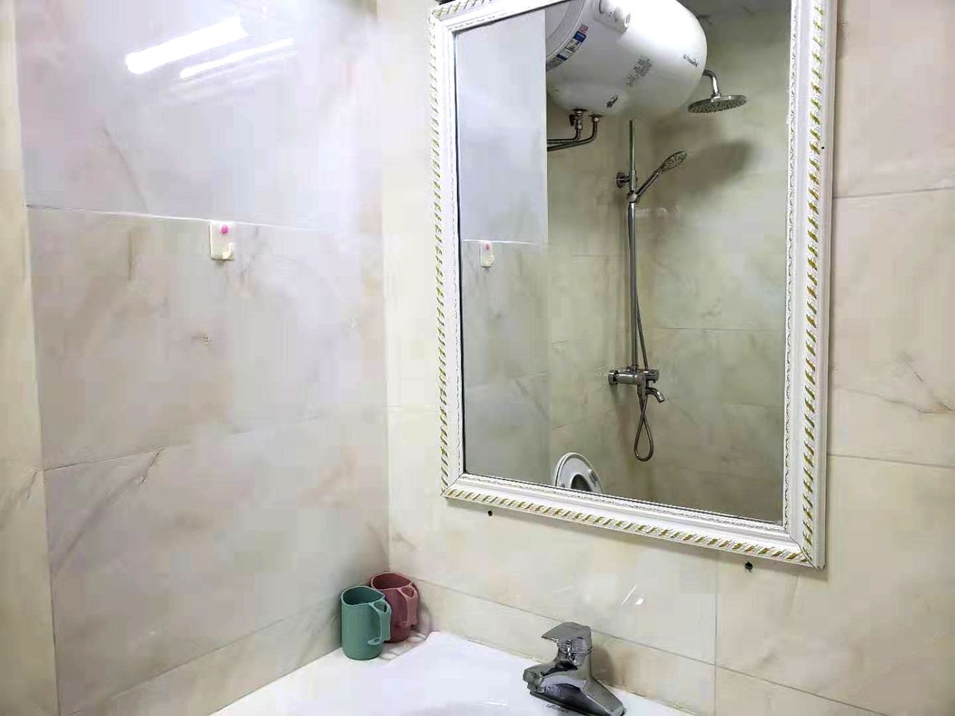 舒适欢乐一室大床房