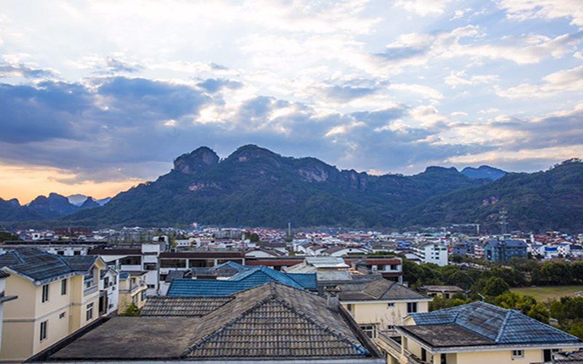 武夷山拉拉美墅客栈(望峰路分店)