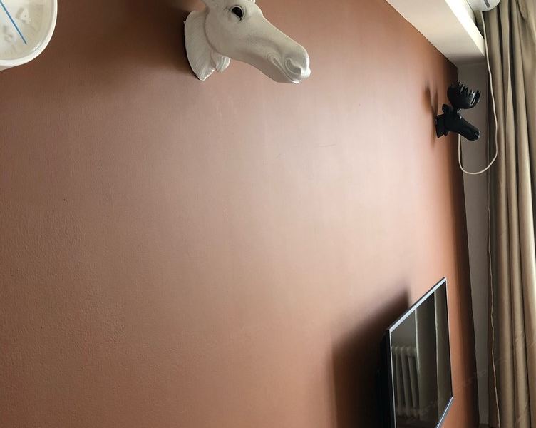 hotelPic