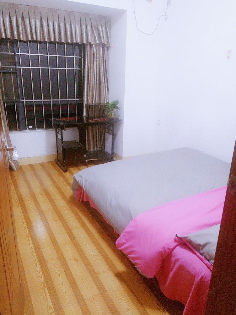 三室一厅