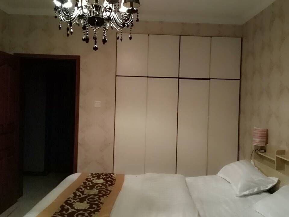 豪华飘窗大床房