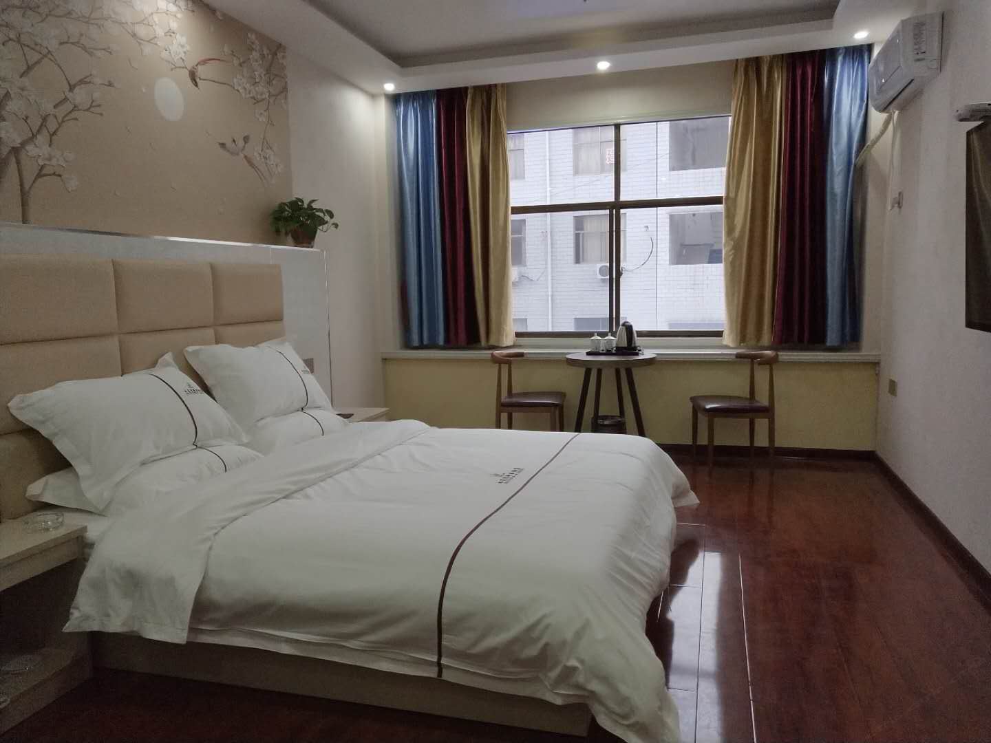舒适大床房